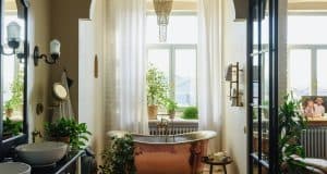 Klasikinis vonios kambario interjeras