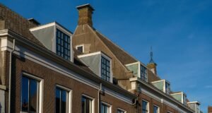 Metalinių lietvamzdžių latakų montavimas