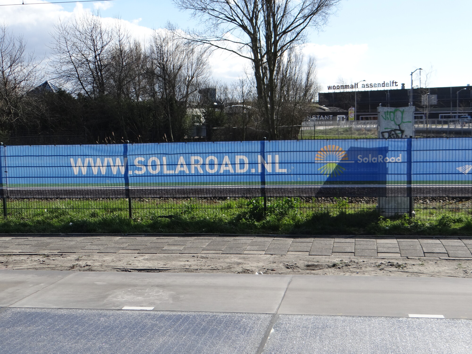 Saulės panelės dviračių take: olandai 70 metrų atkarpą pavertė energiją gaminančiu keliu 2 Solaroad scaled